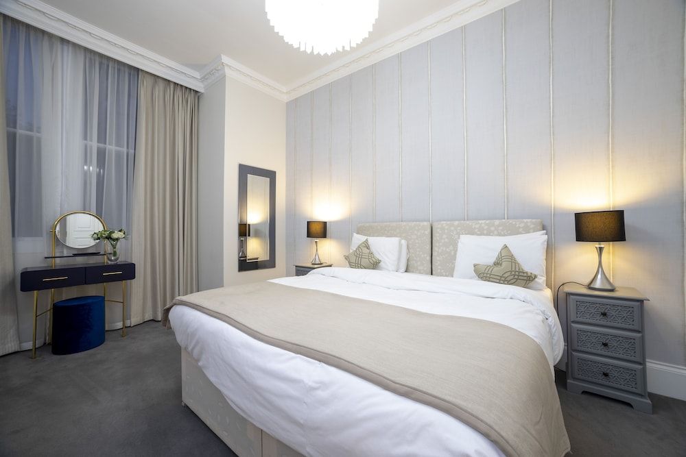20 Hertford Street Deluxe Apartment, 2 Bedrooms 12