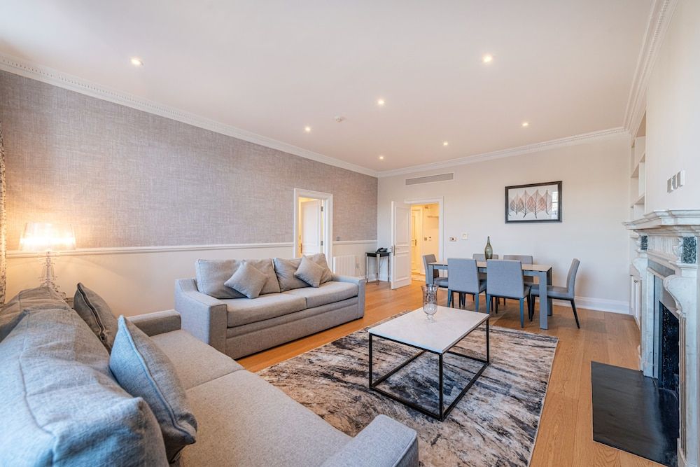 20 Hertford Street Deluxe Apartment, 2 Bedrooms 19