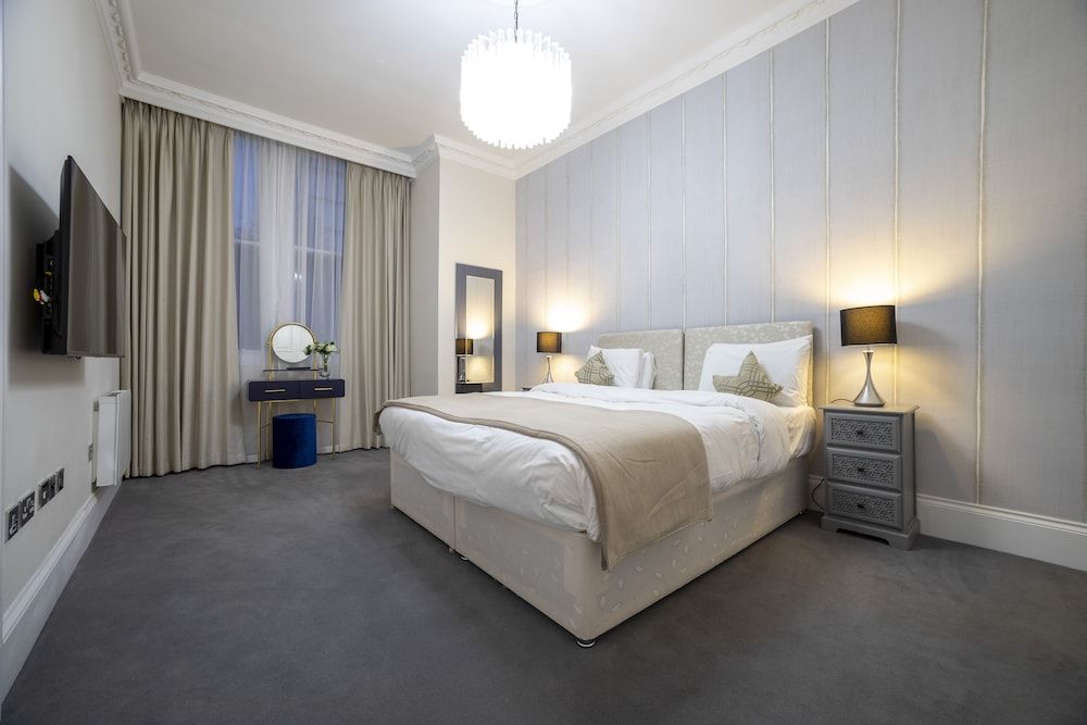 20 Hertford Street Deluxe Apartment, 2 Bedrooms 7