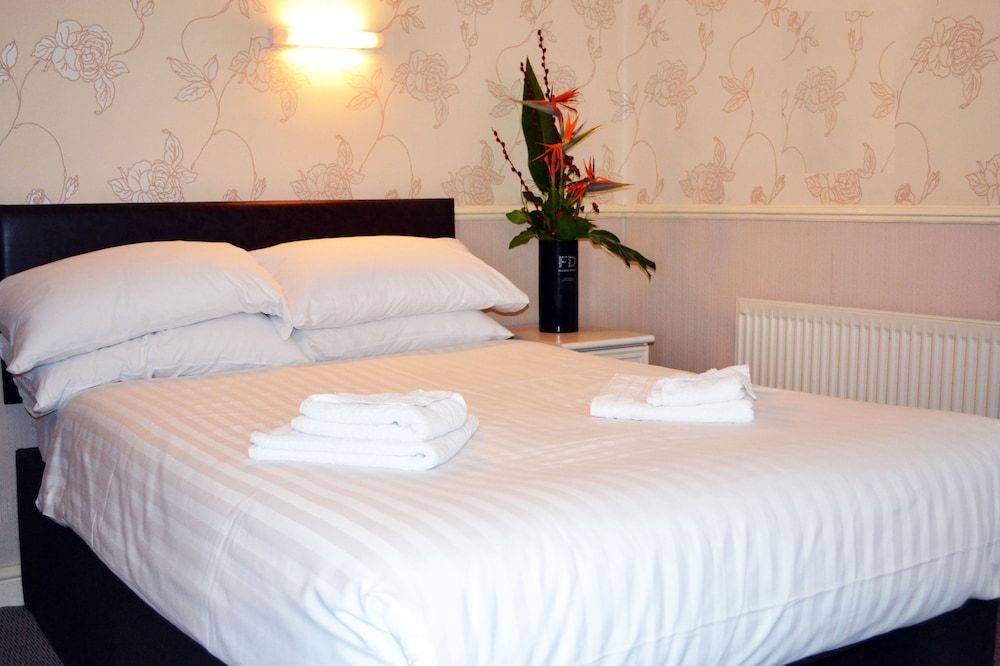 Lyndene Hotel Double Room (Small)