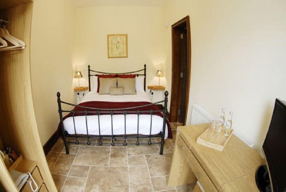 Basic Double Room (Small)