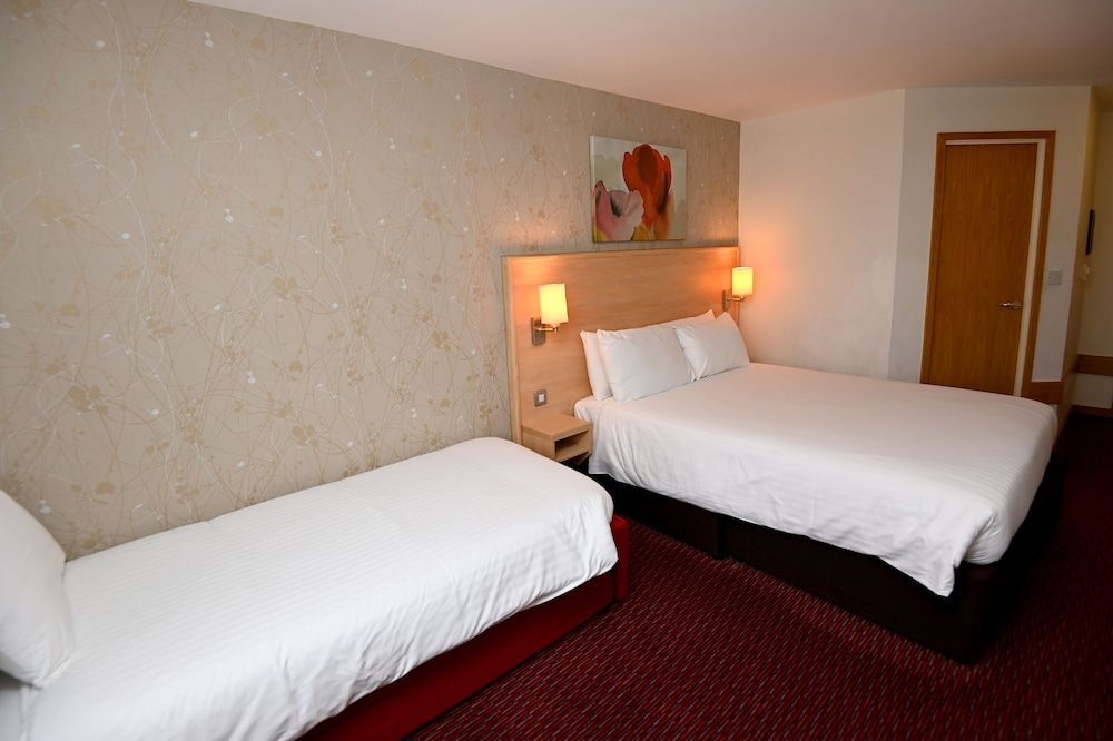 Meadow Farm, Redditch by Marstons Inns Family Room