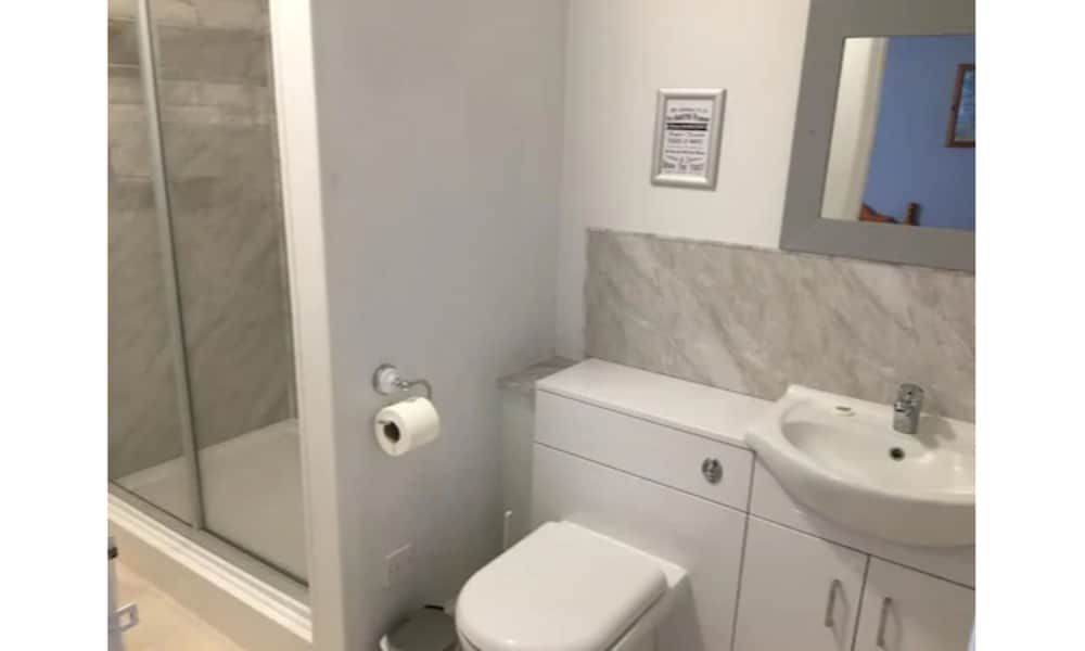 The Kings Arms Twin Room, 2 Twin Beds, Non Smoking 3