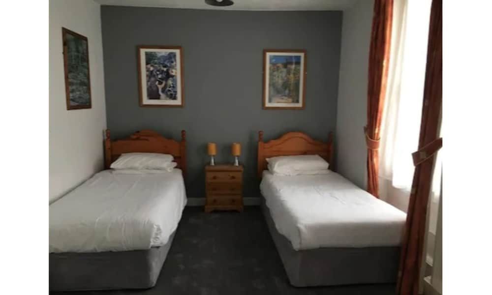 The Kings Arms Twin Room, 2 Twin Beds, Non Smoking 2