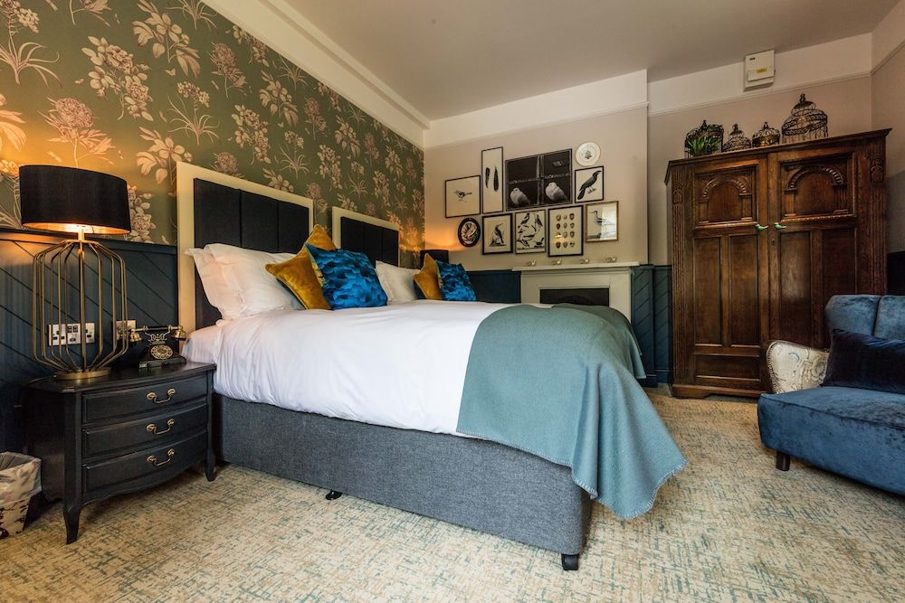 The Hand & Spear Twin Room 2