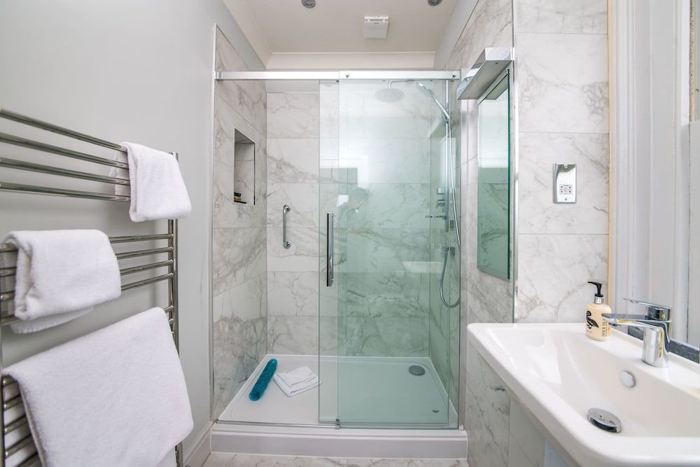 The Ayrlington Standard Room, 2 Twin Beds 5