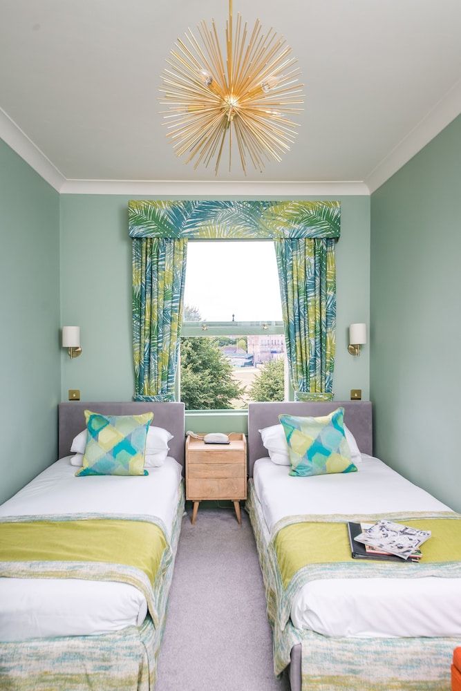 The Ayrlington Standard Room, 2 Twin Beds 3