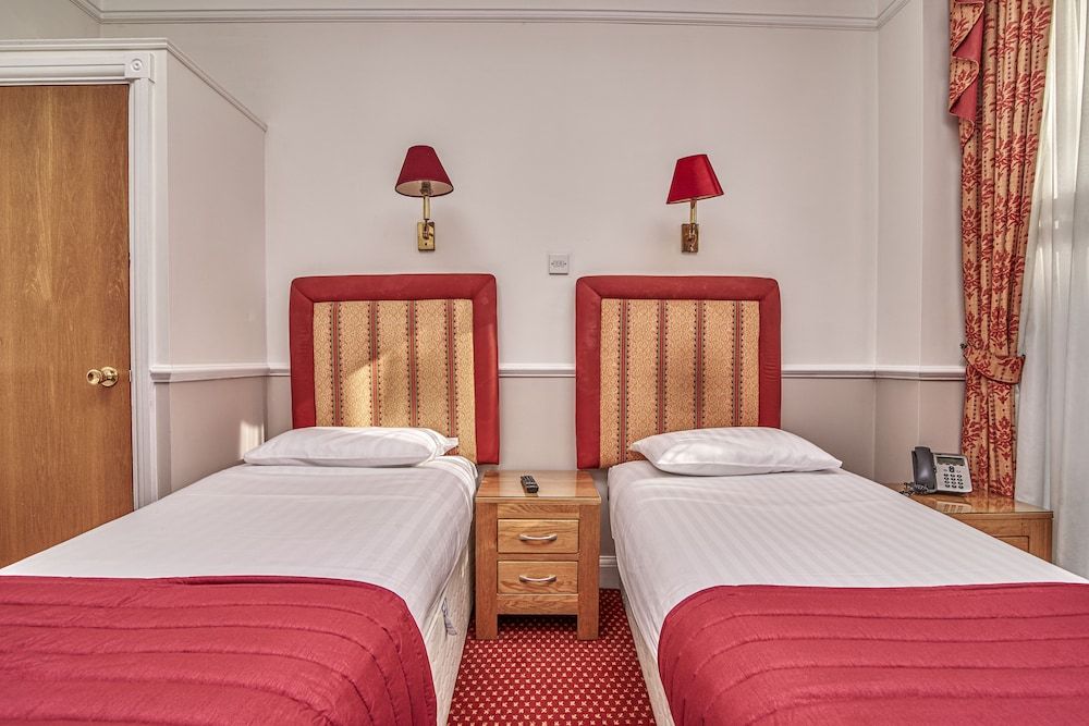 Hyde Park Radnor Hotel