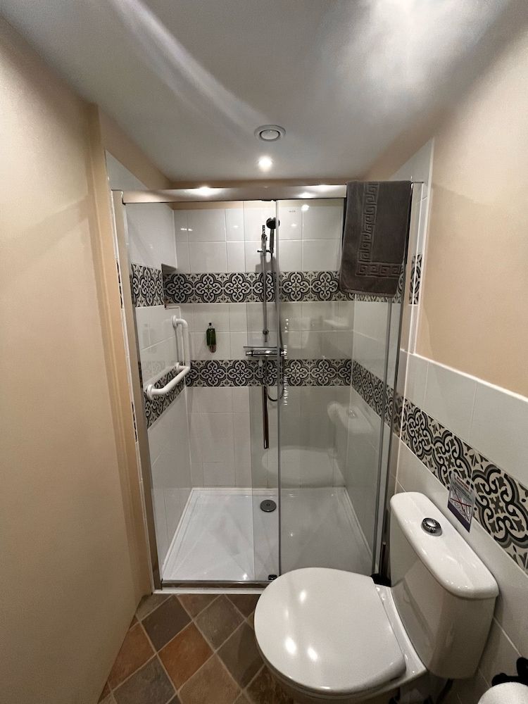 Old Manor House B&B Double Room, Ensuite (Graphite/ Amber) 25