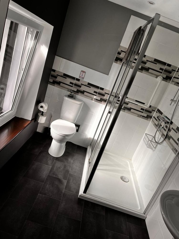 Old Manor House B&B Double Room, Ensuite (Graphite/ Amber) 19