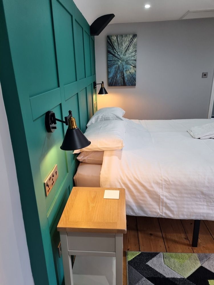 Old Manor House B&B Double Room, Ensuite (Green Room) 3