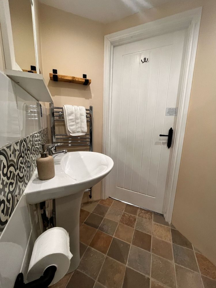 Old Manor House B&B Double Room, Ensuite (Graphite/ Amber) 23