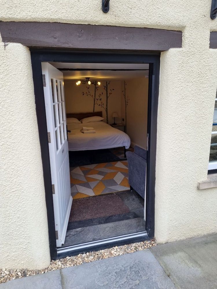 Old Manor House B&B Double Room, Ensuite (Copper Room) 2