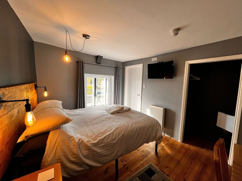 Old Manor House B&B Double Room, Ensuite (Graphite/ Amber) 4