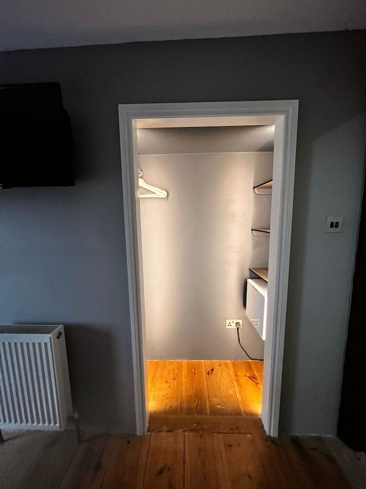 Old Manor House B&B Double Room, Ensuite (Graphite/ Amber) 27