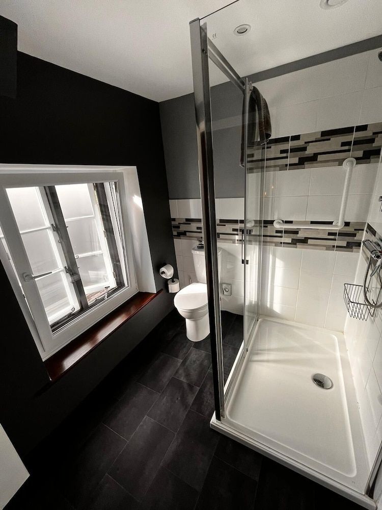 Old Manor House B&B Double Room, Ensuite (Graphite/ Amber) 20