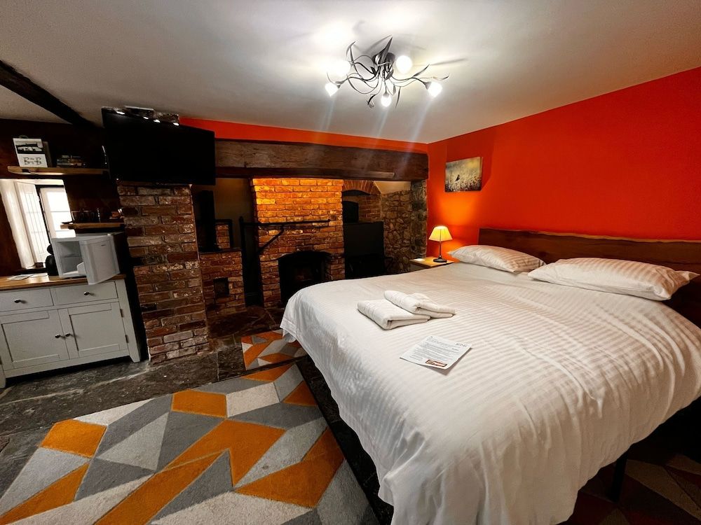 Old Manor House B&B Double Room, Ensuite (Copper Room) 7