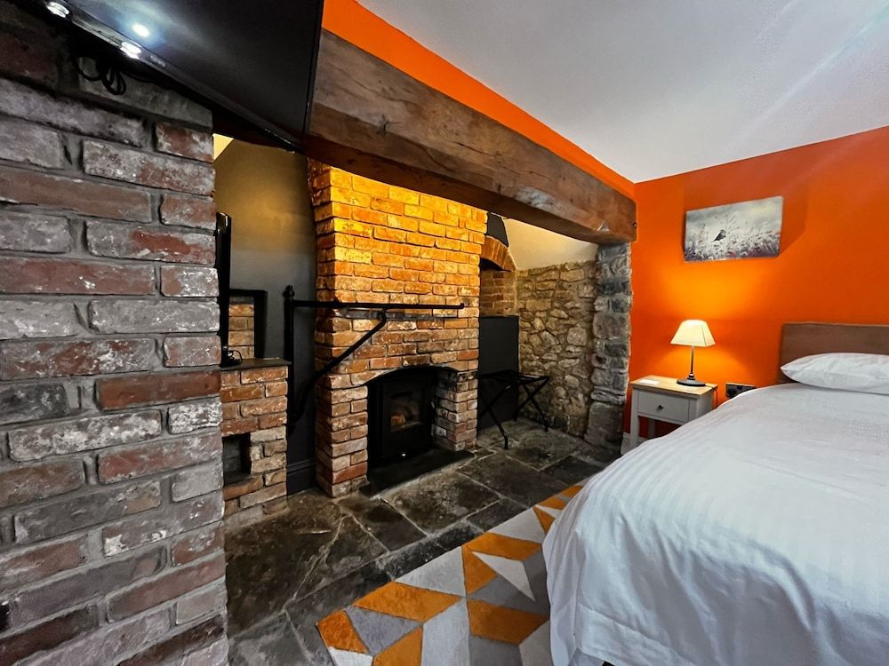 Old Manor House B&B Double Room, Ensuite (Copper Room) 5