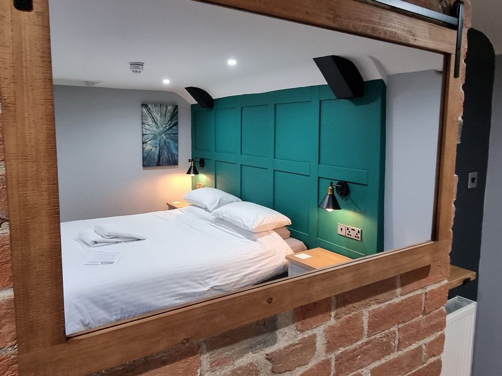 Old Manor House B&B Double Room, Ensuite (Green Room) 2