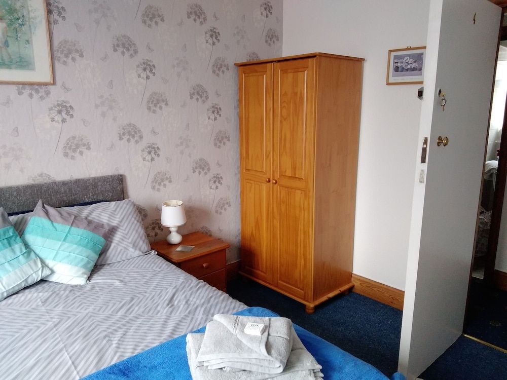 Whiteways Hotel Double Room, Ensuite (Room 4)