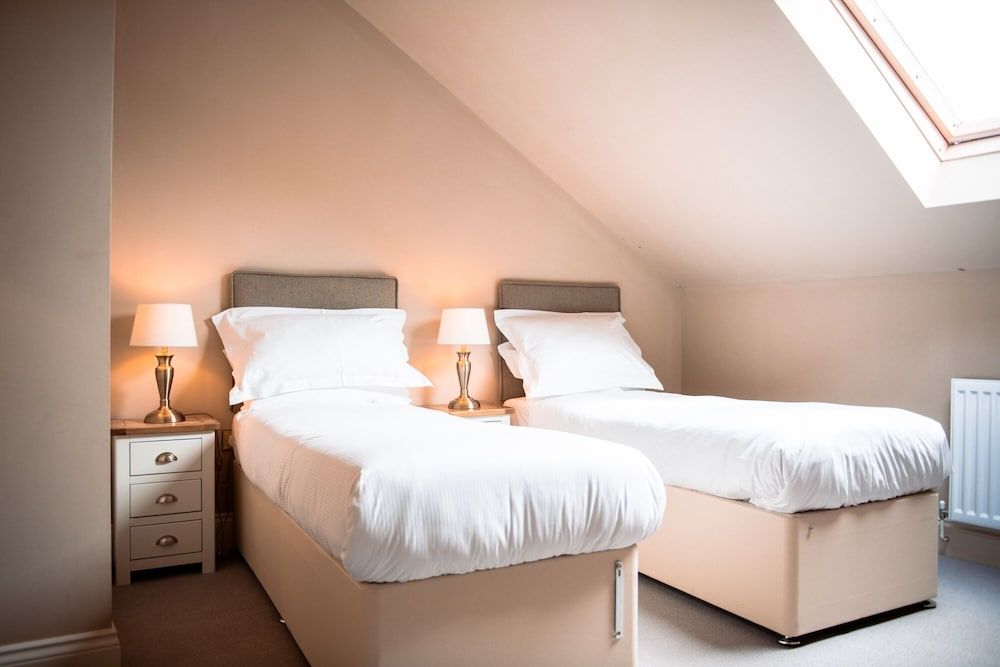 The Wellington Heifer Deluxe Double or Twin Room, Ensuite 6