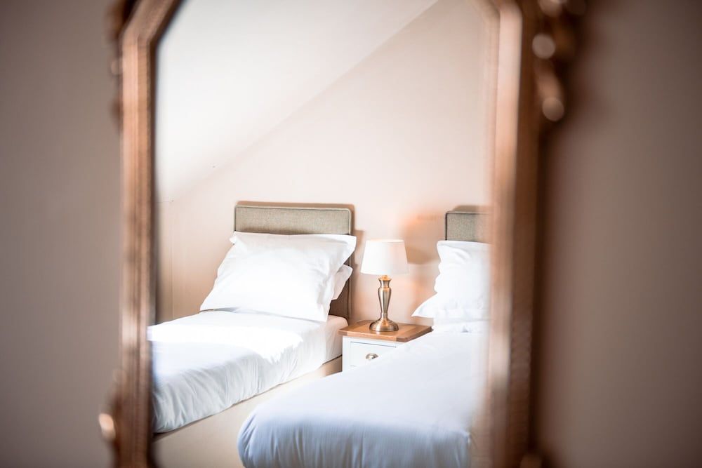 The Wellington Heifer Deluxe Double or Twin Room, Ensuite 10