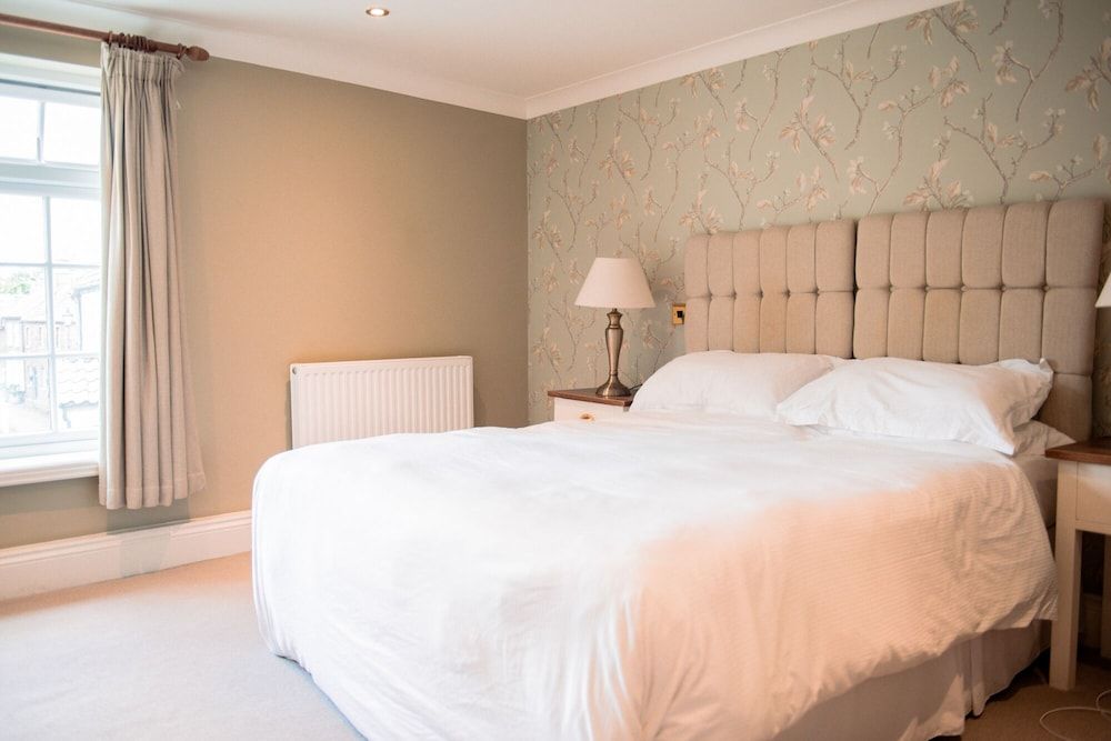 The Wellington Heifer Deluxe Double or Twin Room, Ensuite 3