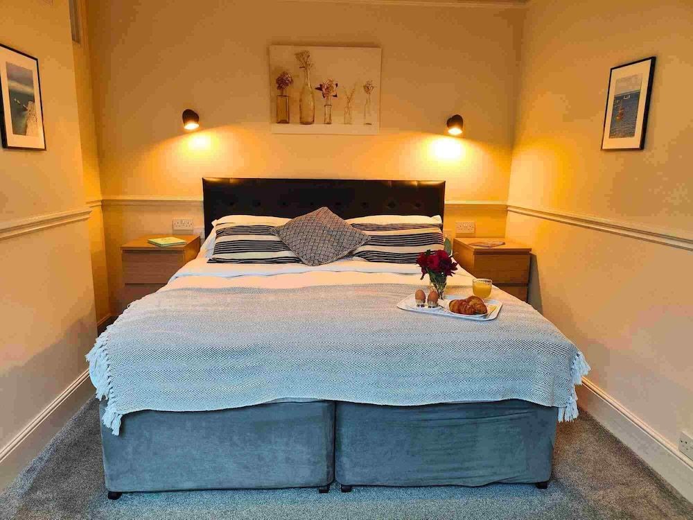 Apartment, 1 Bedroom, Ground Floor (Extra Large Double Bed)