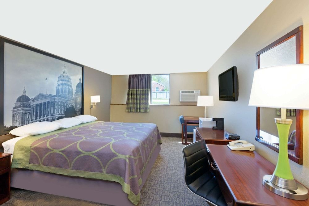 Room, 1 King Bed, Microwave