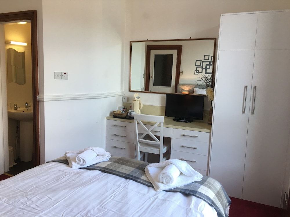 Comrie Hotel Classic Double Room 5