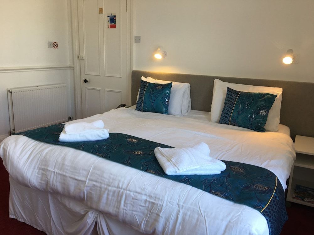 Comrie Hotel Superior Double or Twin Room 5