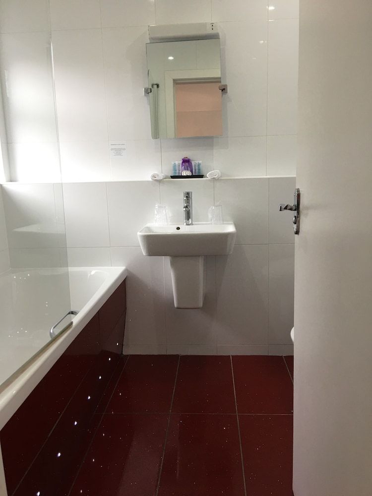 Comrie Hotel Garden SuperKing double/twin with single bed 6