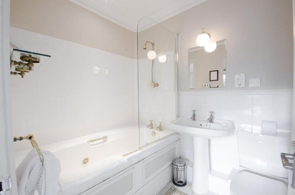 Hatton Court Classic Double Room 3