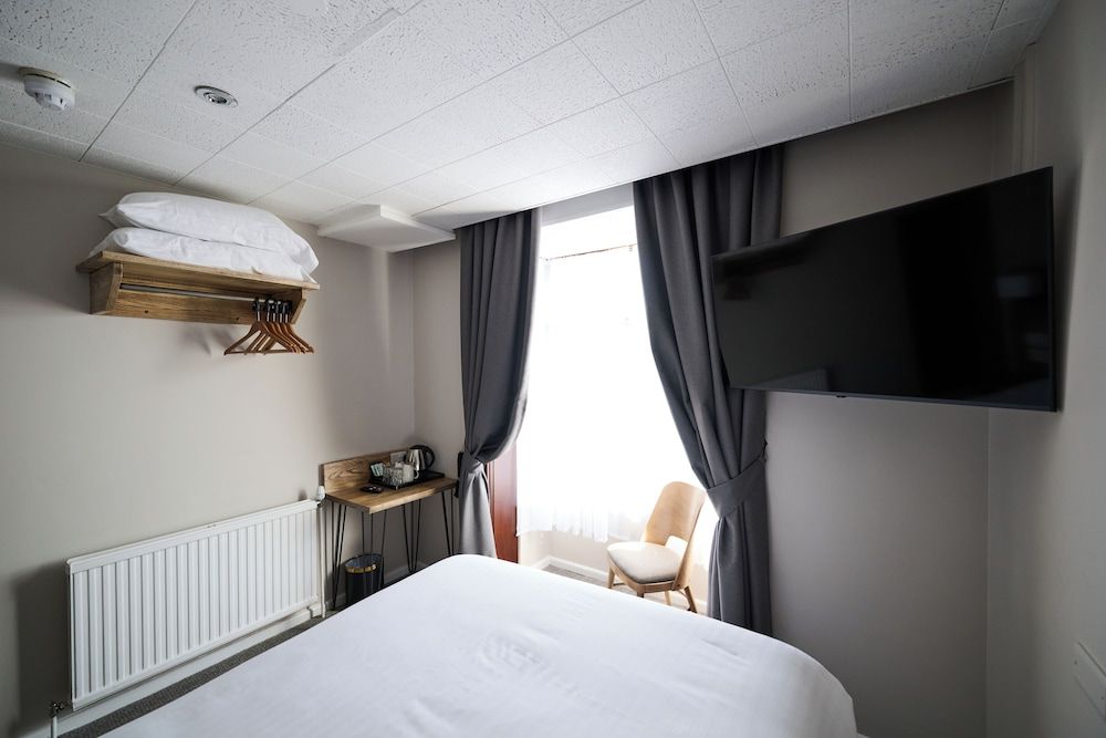 White Hart, Exeter by Marston's Inns Basic Double Room 3