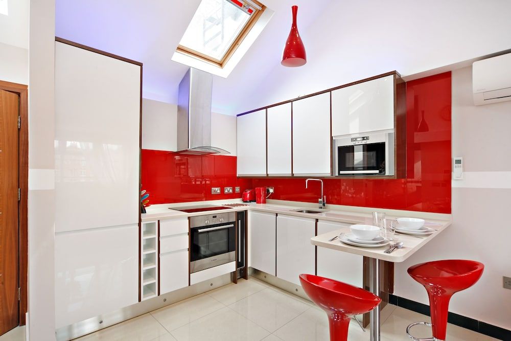 Baker Street Suites Luxury Apartment, 1 Bedroom 2