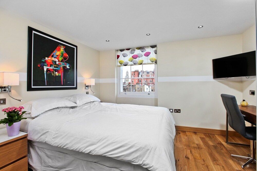 Baker Street Suites Exclusive Apartment, 1 Queen Bed