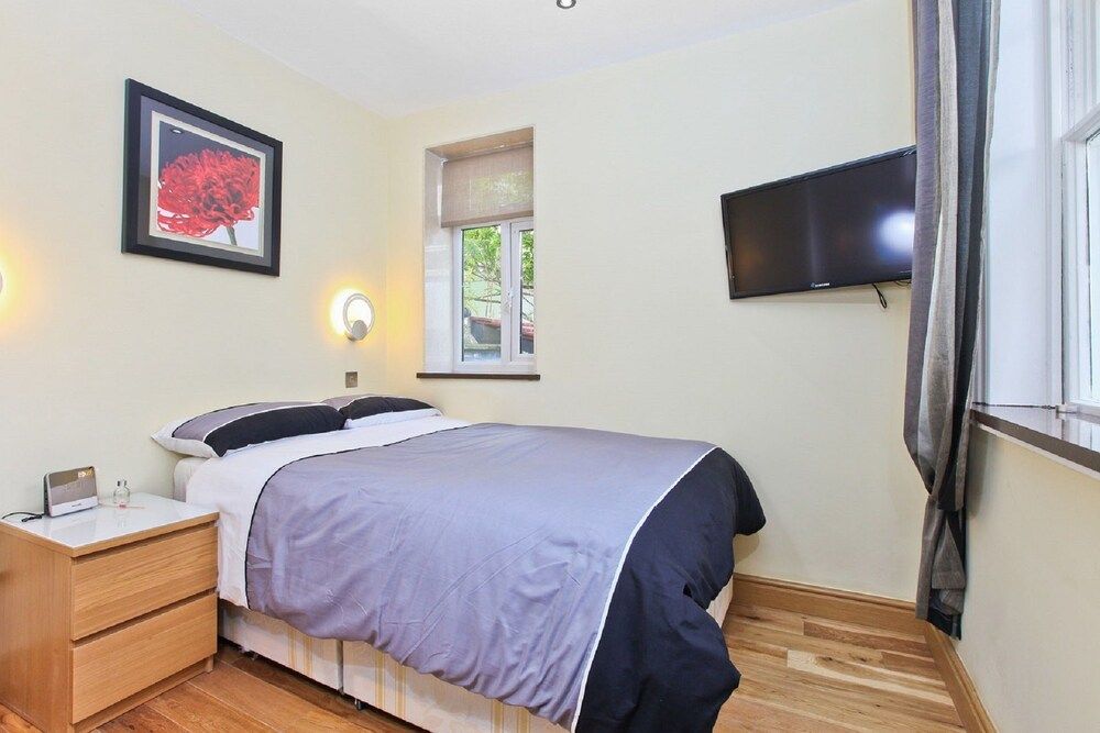 Baker Street Suites Standard Apartment, 1 Bedroom