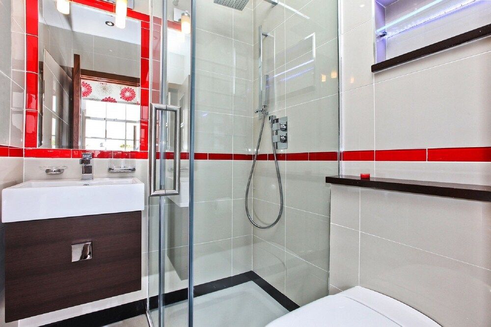 Baker Street Suites Standard Apartment, 1 Bedroom 4