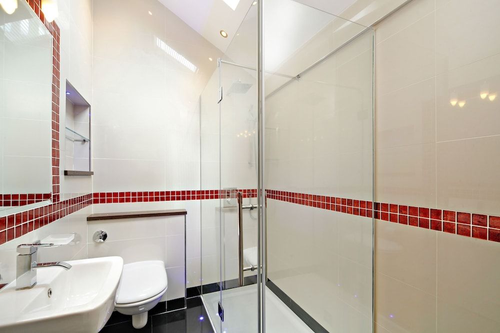 Baker Street Suites Luxury Apartment, 1 Bedroom 4