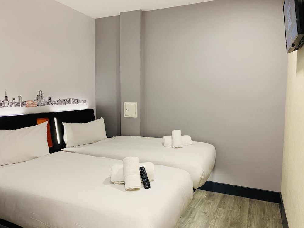 undefined easyHotel London City Shoreditch 10