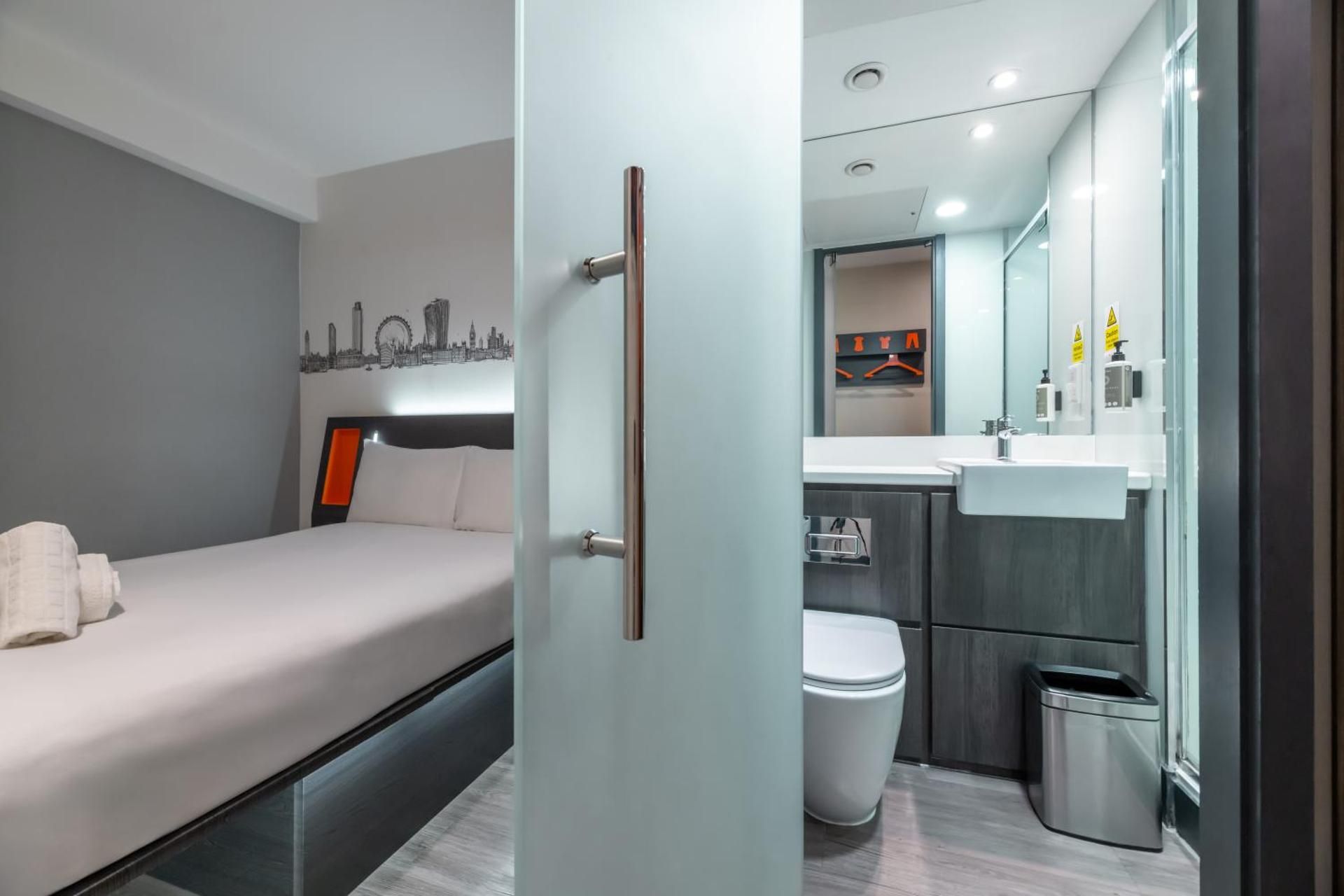 undefined easyHotel London City Shoreditch 7