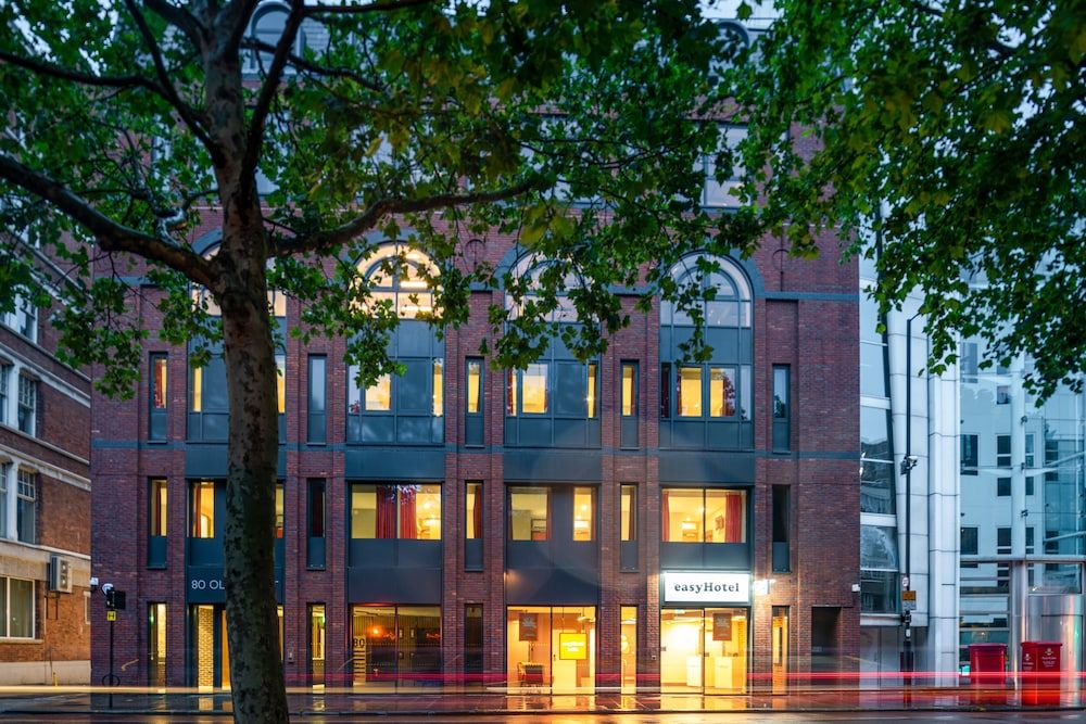 undefined easyHotel London City Shoreditch 2