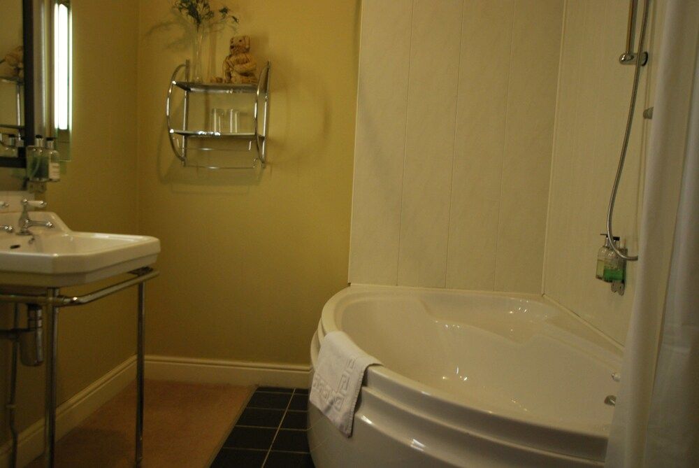 The Sun Double Room (Room3) 3