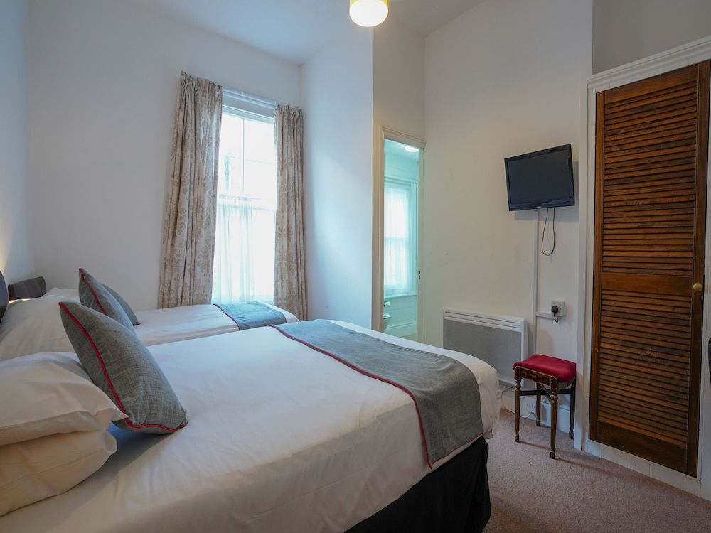 Standard Room, Multiple Beds (Family of 3)