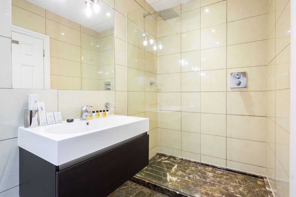 Lancaster Gate ,Hyde Park by London Hotel Collection Standard Apartment, 1 Bedroom 16