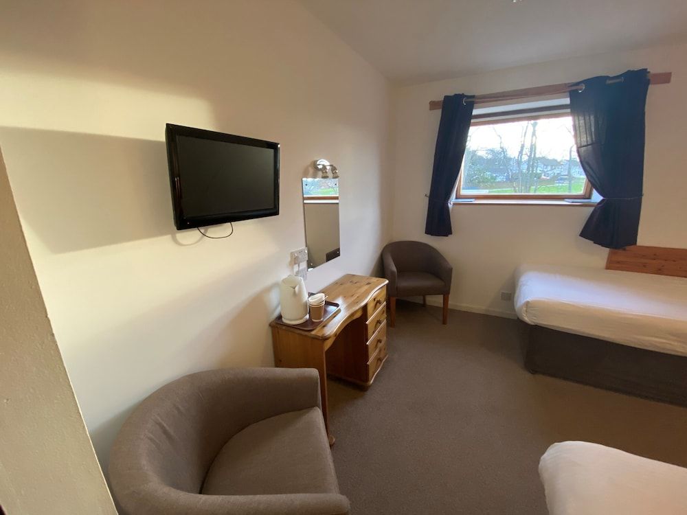 Smithton Hotel Twin Room 20