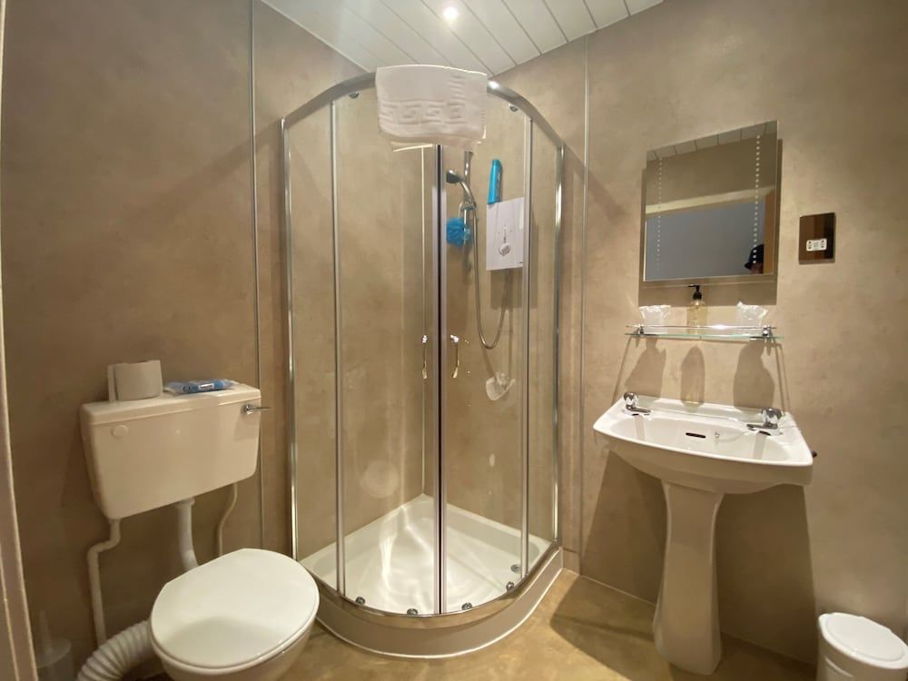 Smithton Hotel Twin Room 18