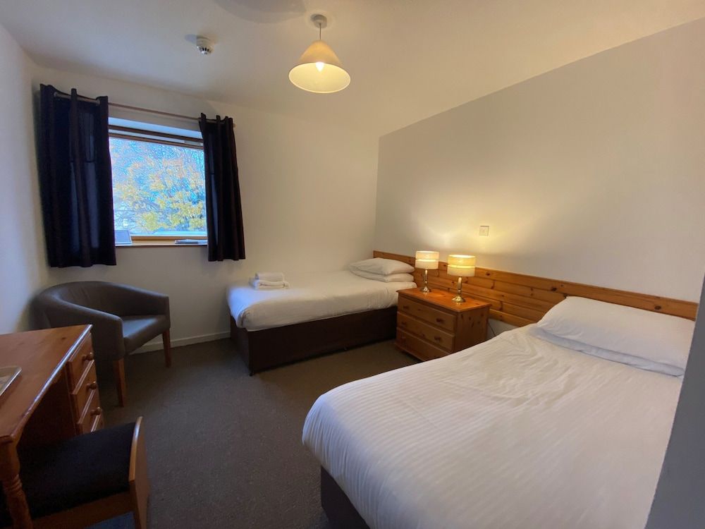 Smithton Hotel Twin Room 10