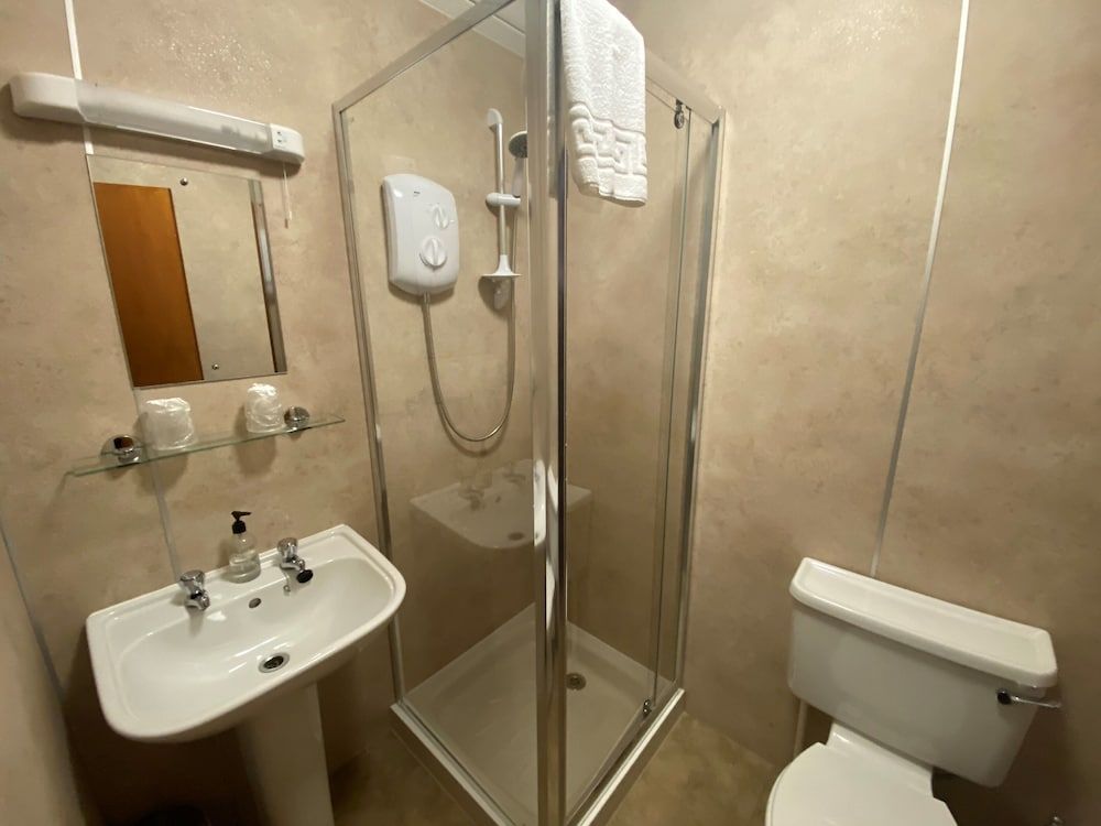 Smithton Hotel Twin Room 16