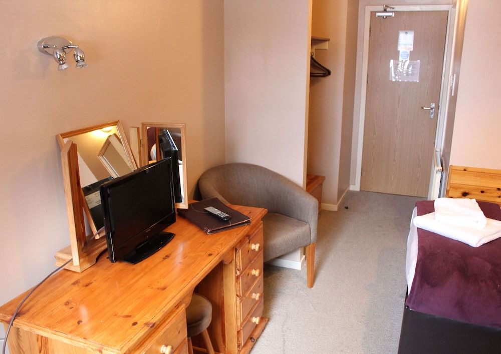 Smithton Hotel Twin Room 19